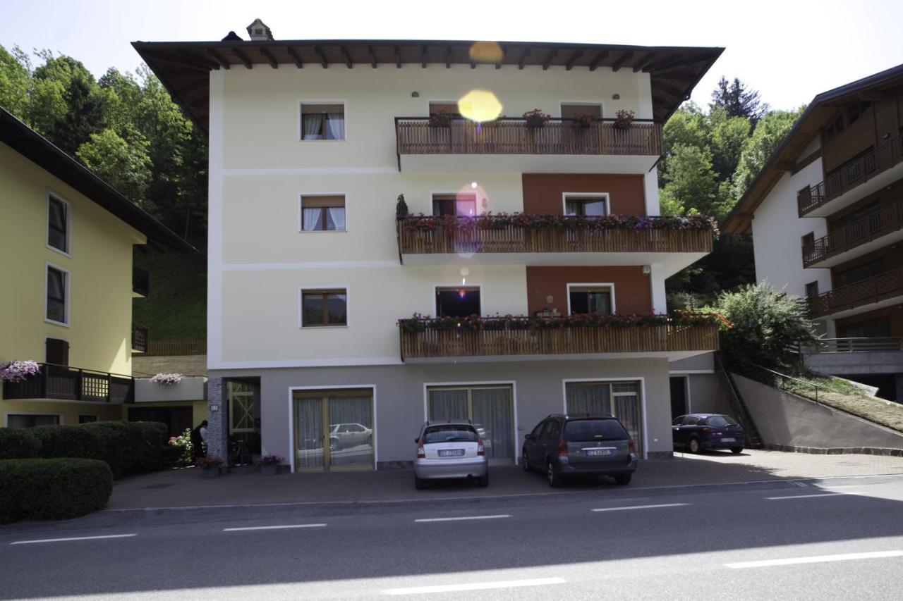 Appartamenti Pedrini Comano Terme Buitenkant foto