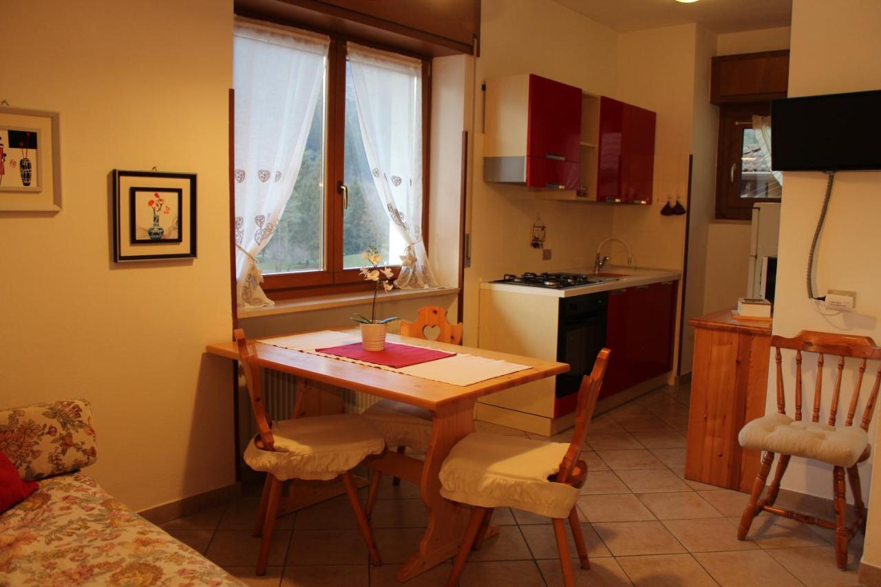 Appartamenti Pedrini Comano Terme Buitenkant foto